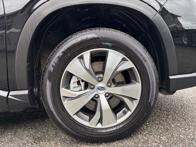 Certified Used 2025 Crystal Black Silica Subaru Premium image 27