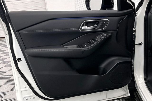 2025 Nissan Rogue Platinum - Photo 32