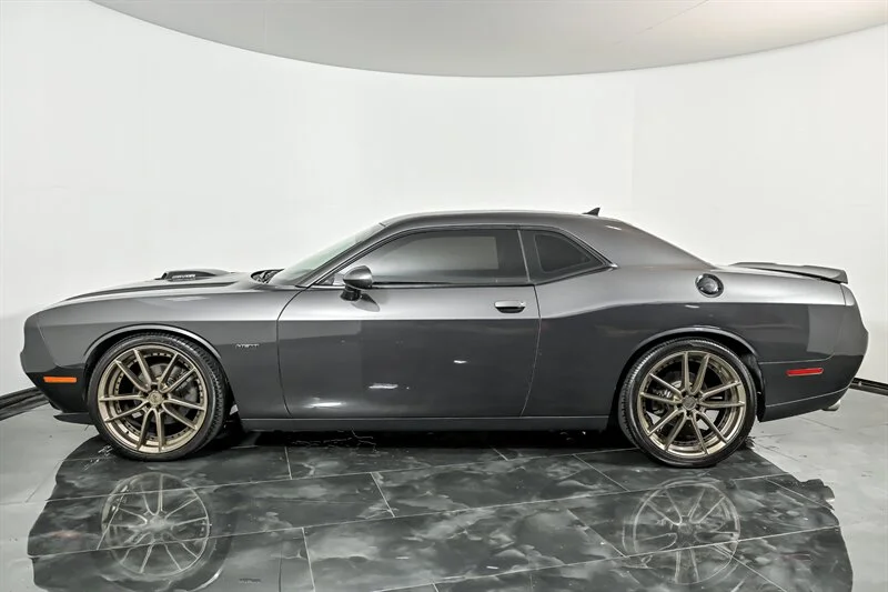 Used 2016 Granite Crystal Metallic Clear Coat Dodge R/T image 6