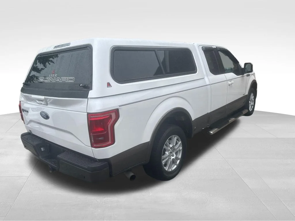 Used 2015  Ford Lariat image 23