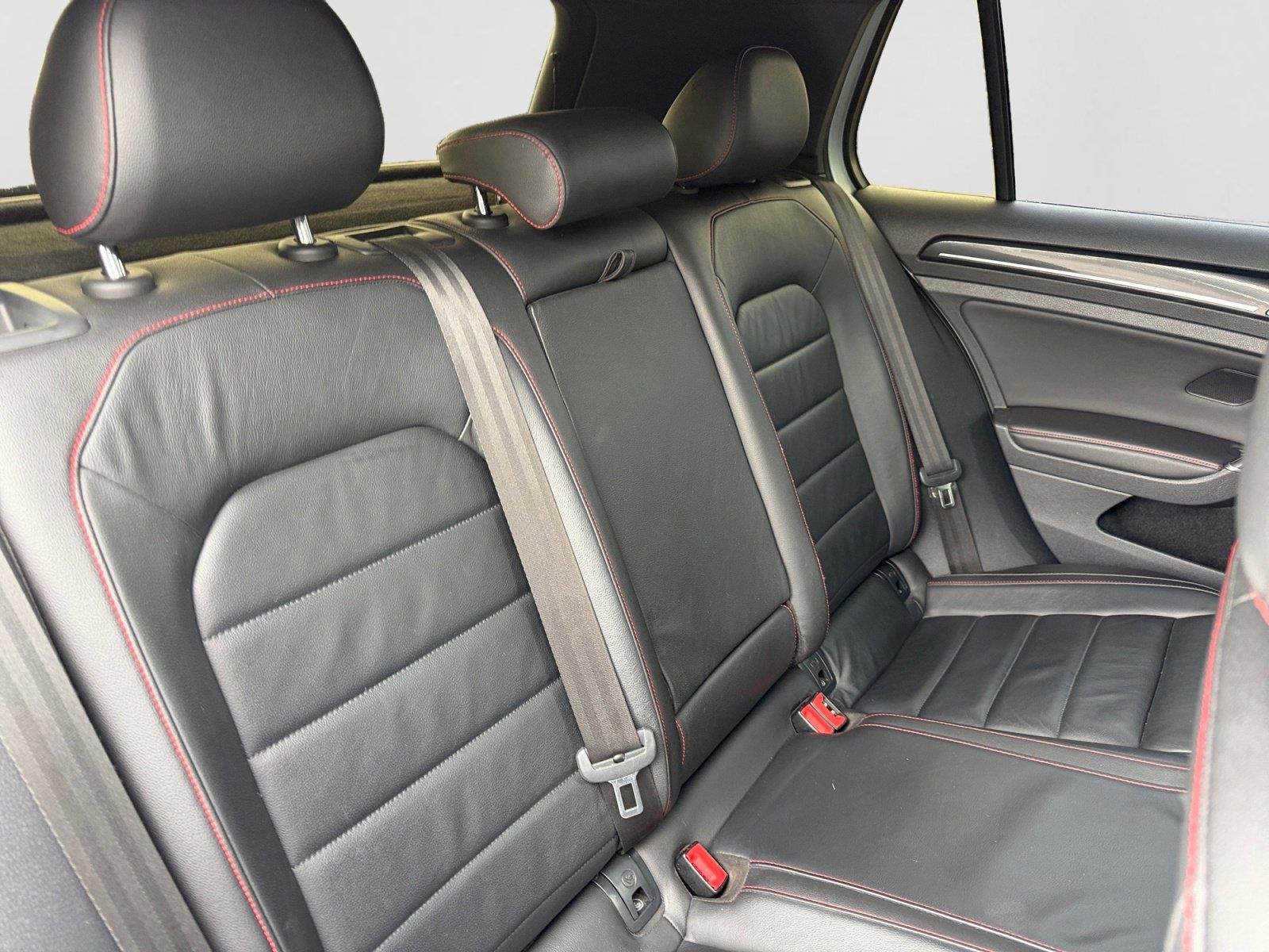 Used 2017 Reflex Silver Metallic Volkswagen Autobahn image 21