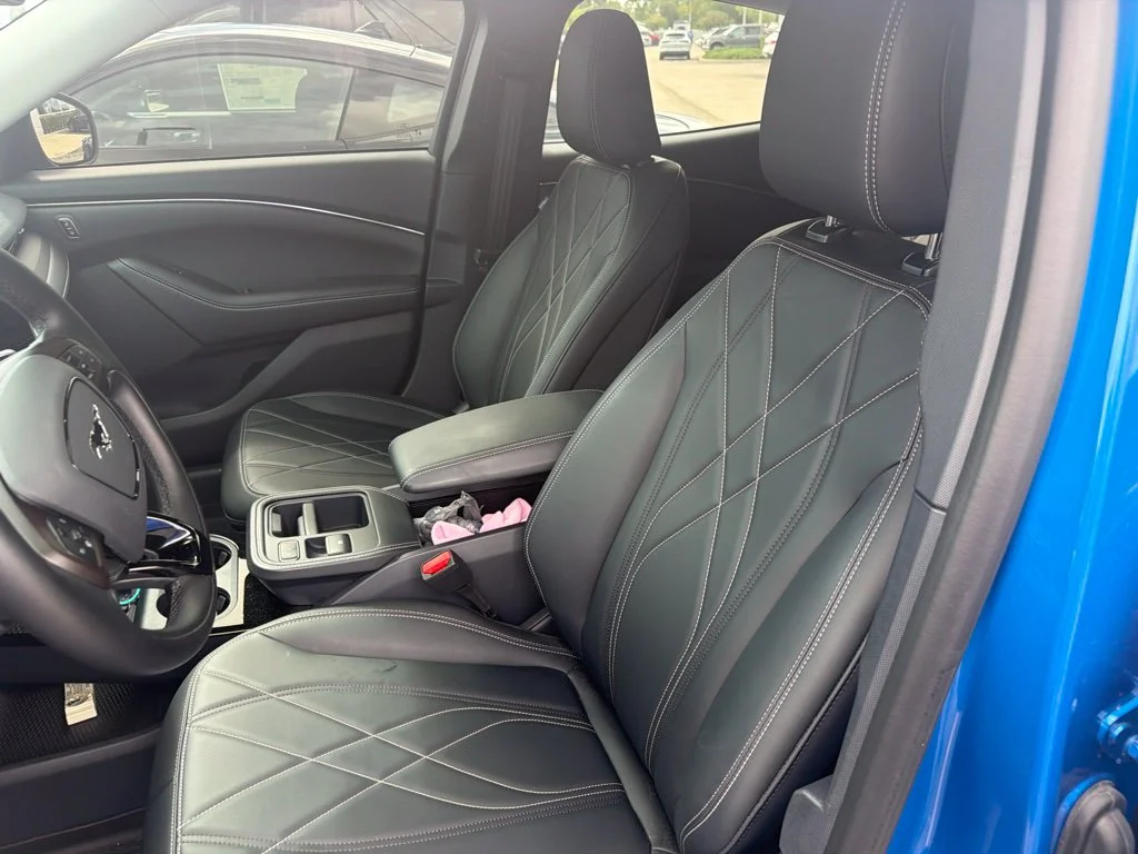 Used 2025 Blue Ford Select image 9