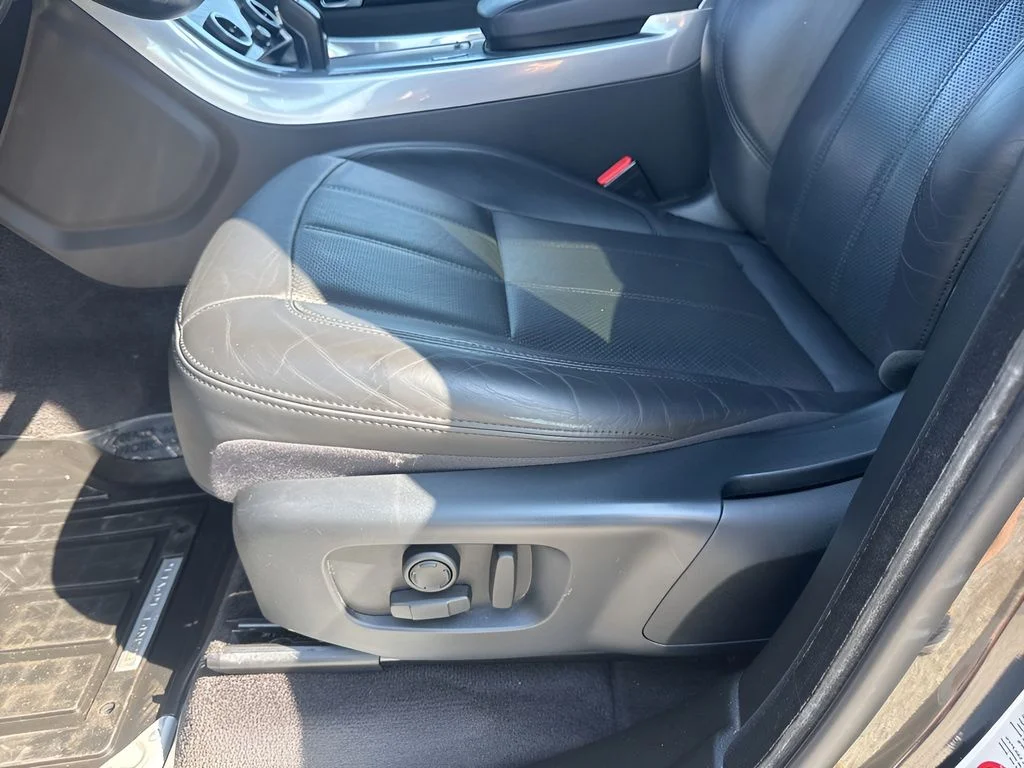 Used 2020 Black Land Rover HSE image 10