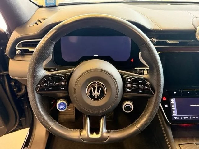 Used 2025 Black Maserati Base image 17