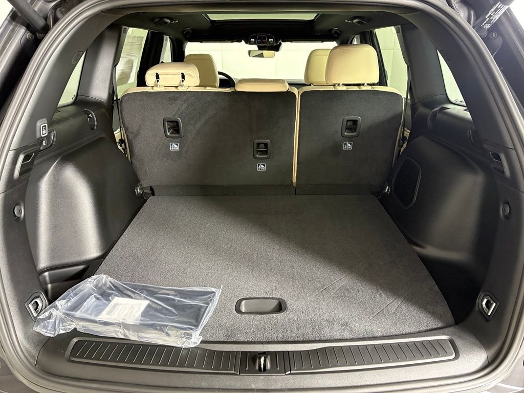 New 2026 Baltic Gray Metallic Clearcoat Jeep Limited image 18