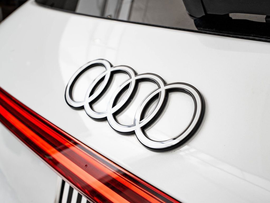 Used 2025 Glacier White Audi 2.0T Premium Plus image 18