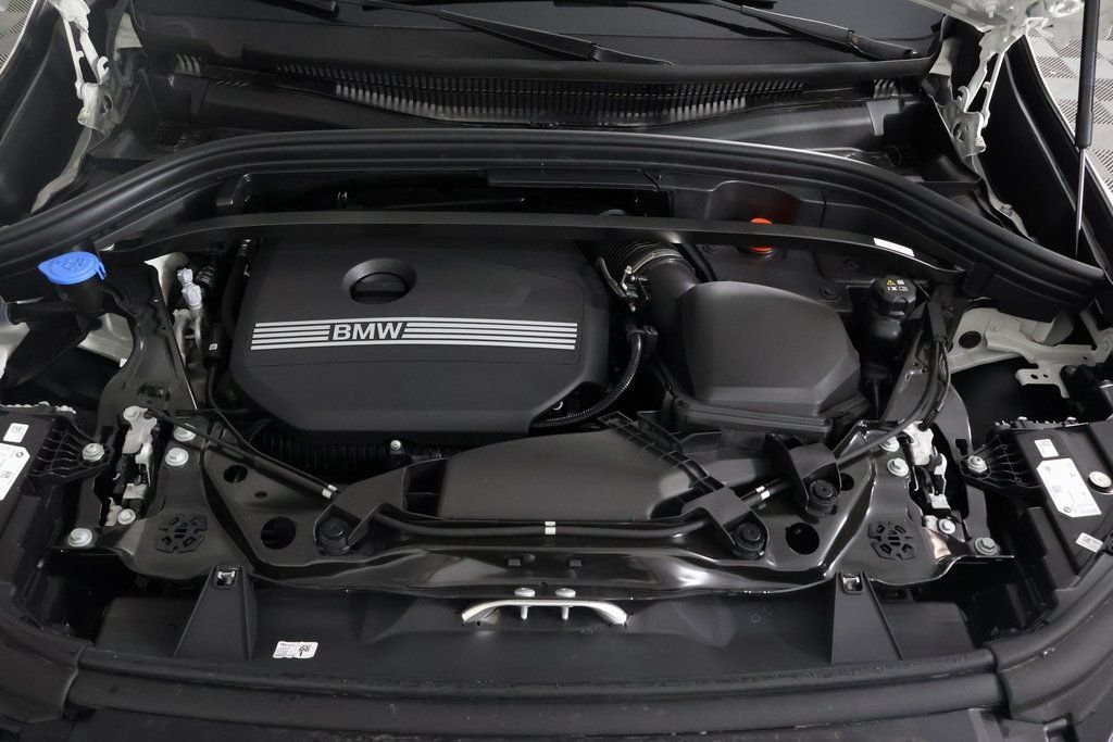 New 2027 Alpine White BMW xDrive28i image 8