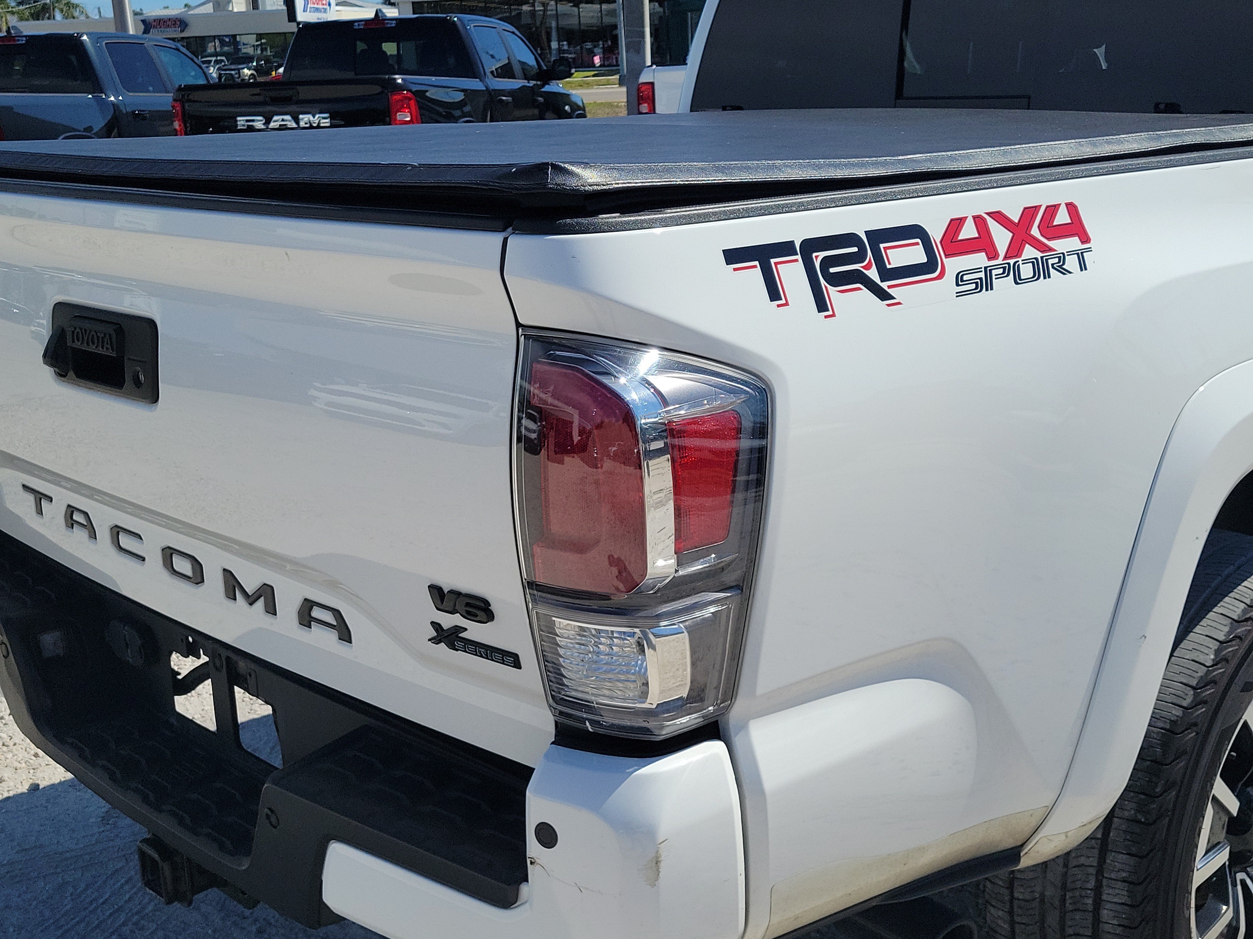 Used 2022 White Toyota SR image 11