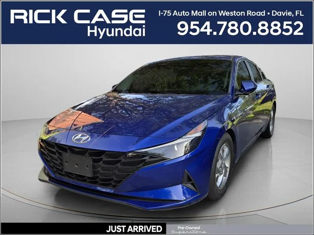 Used 2021 Blue Hyundai SE image 1