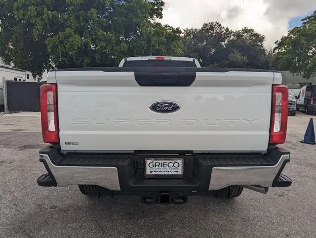 New 2025 Oxford White Ford F-350® XLT image 10