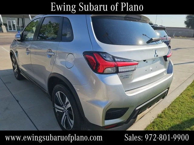 Used 2025  Mitsubishi 2.0 ES image 3