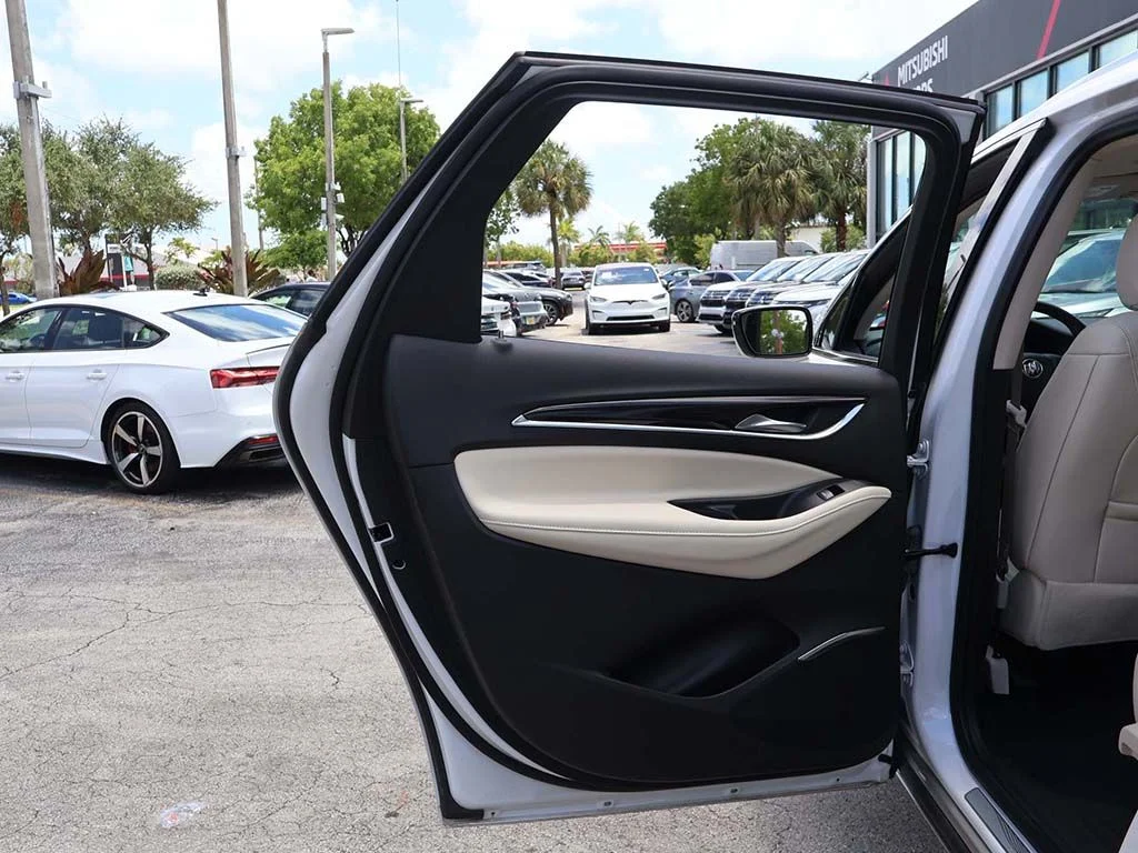 Used 2023 White Buick Premium Group image 31