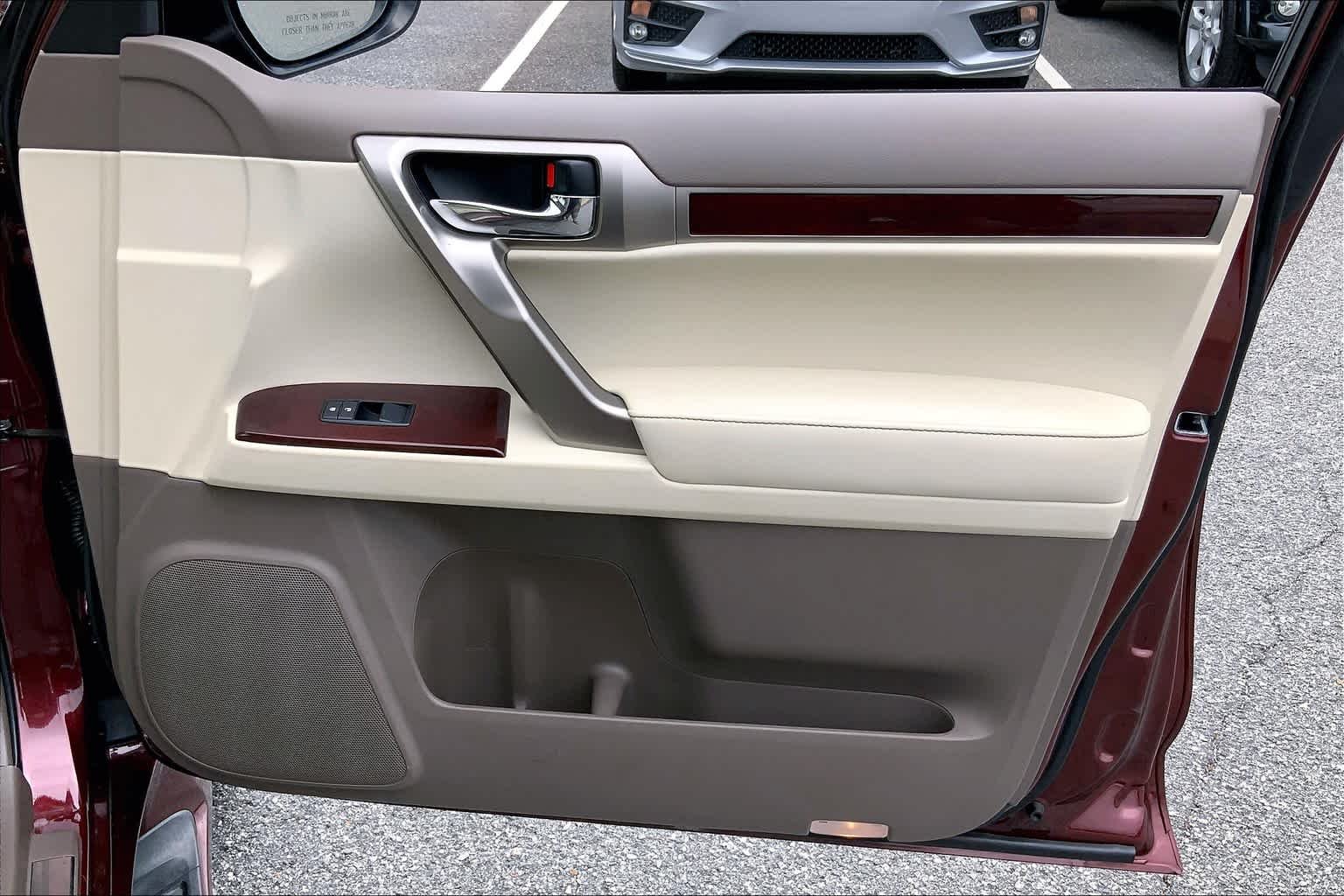 Used 2016 Claret Mica Lexus  image 22