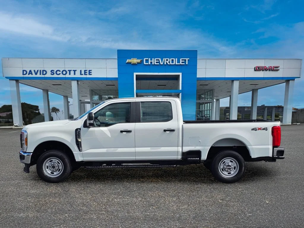 Used 2024 Oxford White Ford XL image 13