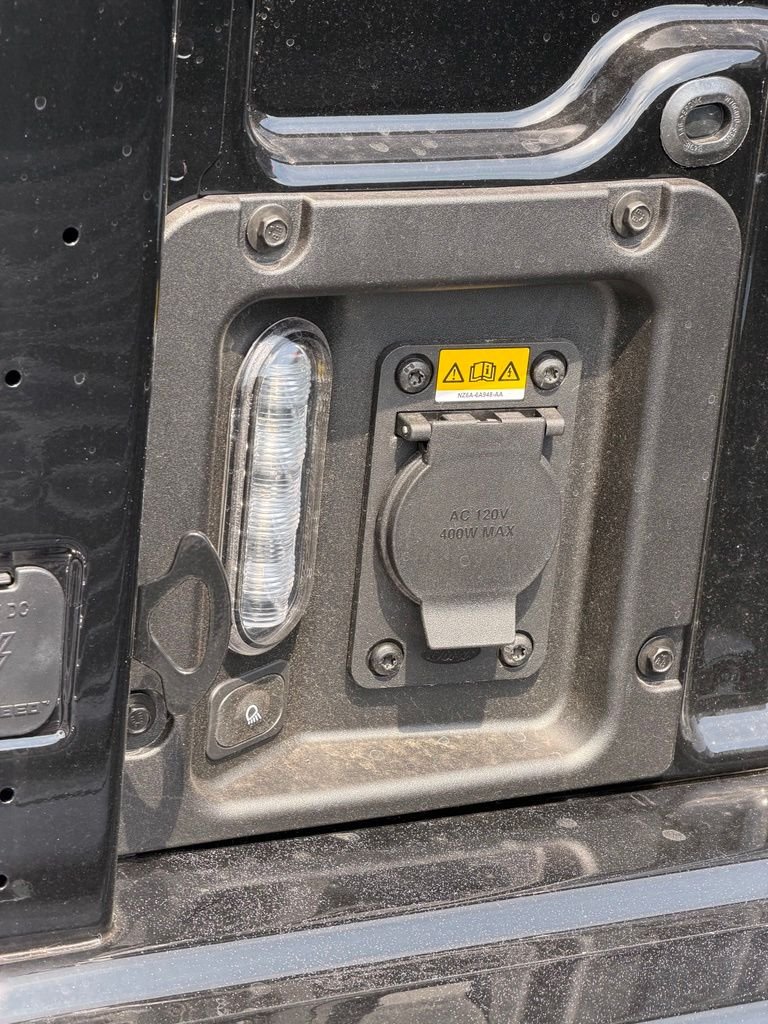 New 2026 Shadow Black Ford XLT image 27