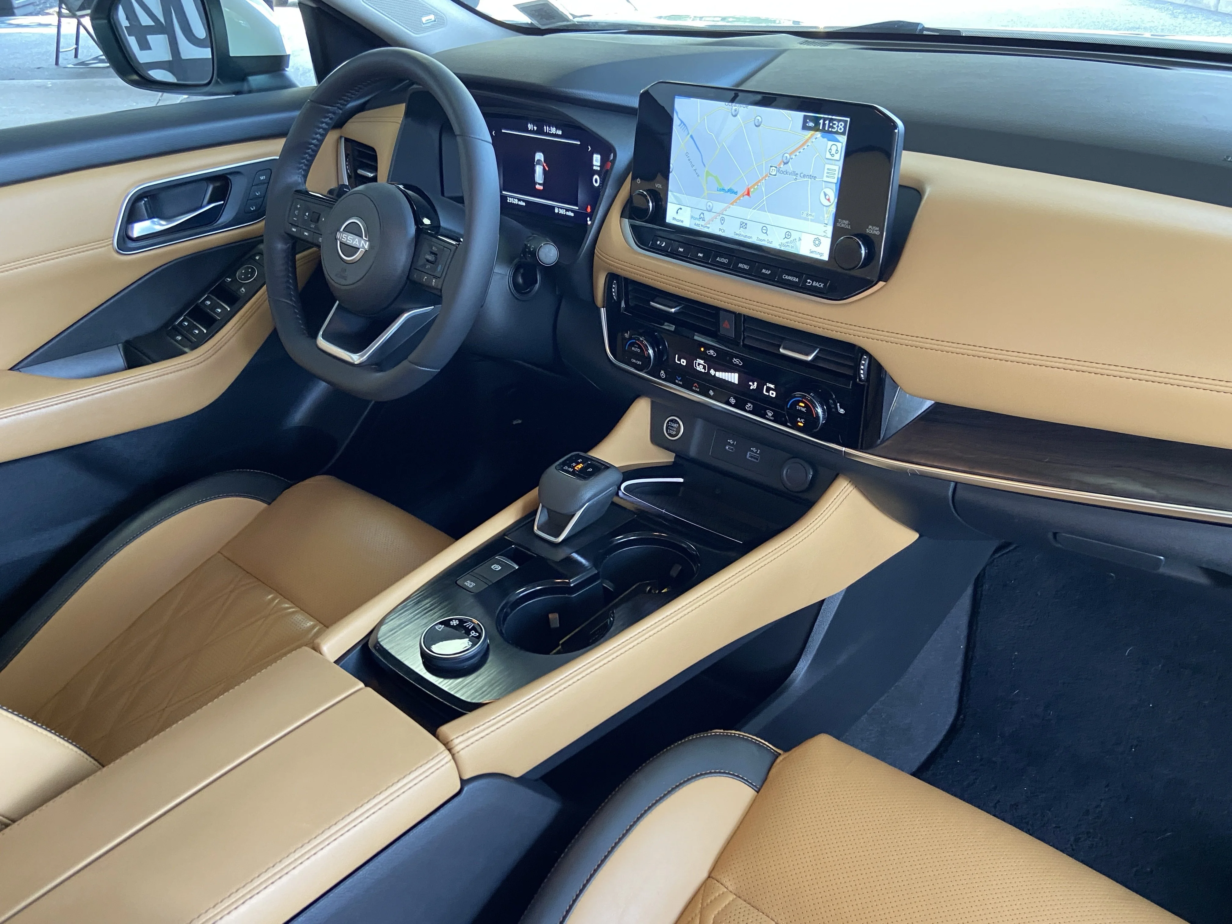 Used 2022 Pearl White Tricoat Nissan  image 24