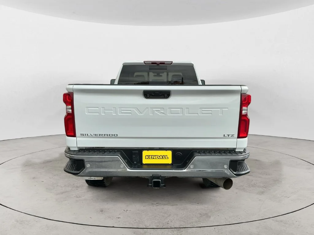 Used 2022 SUMMIT WHITE Chevrolet LTZ image 10