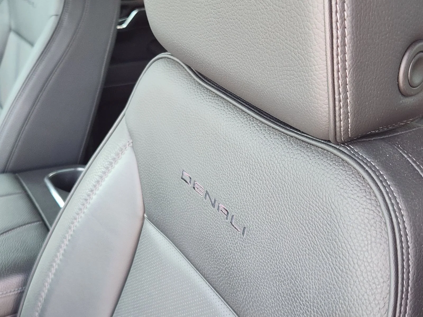 Used 2024 Silver GMC Denali image 14