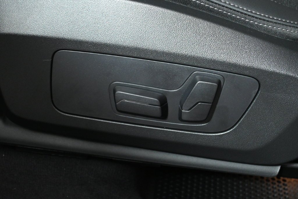 Used 2026 Black BMW xDrive28i image 27