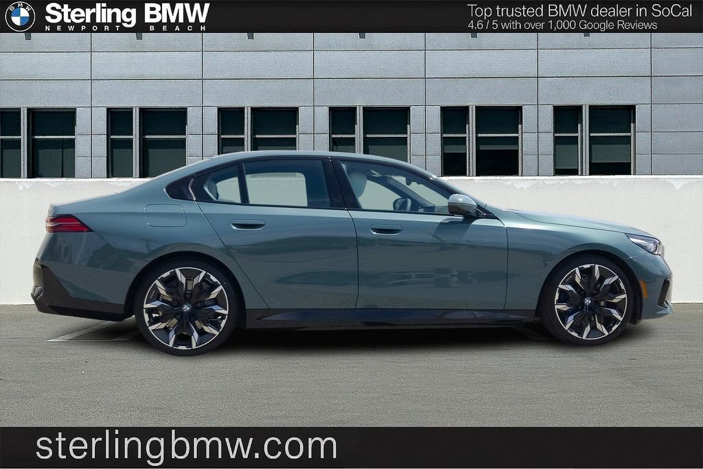 New 2026 Cape York Green Metallic BMW 550e xDrive image 3