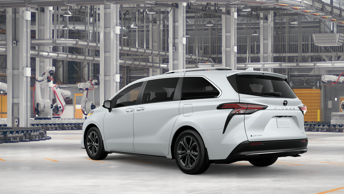 New 2026 Wind Chill Pearl Toyota Platinum image 6