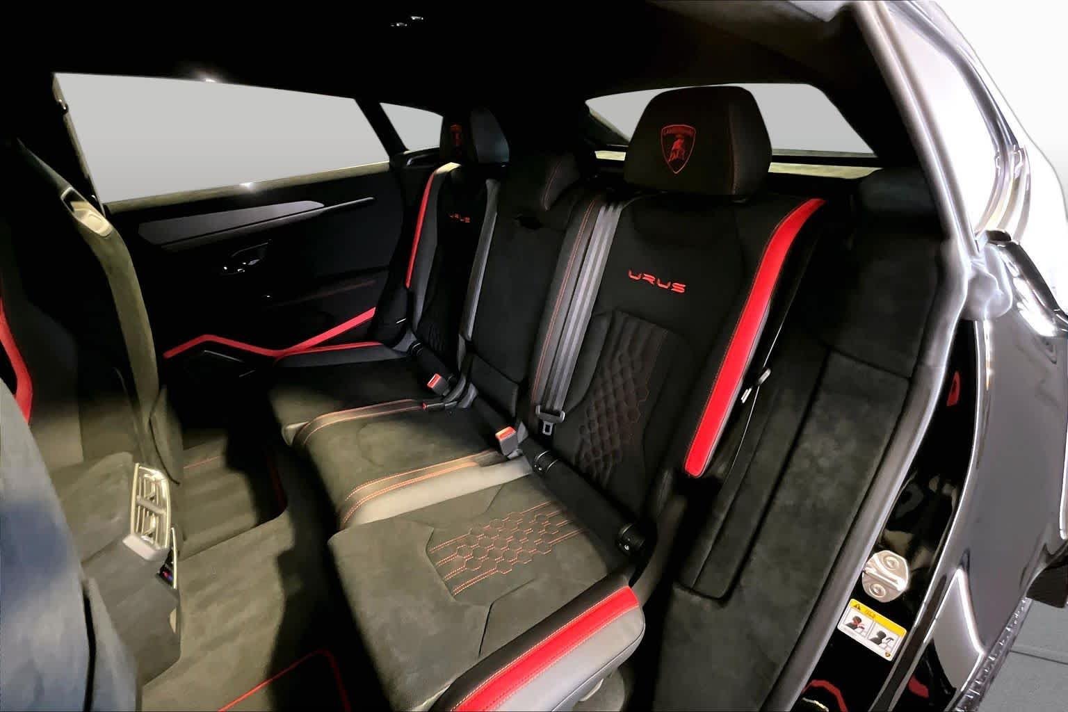 Used 2024 Nero Helene Metallic Lamborghini Performante image 20