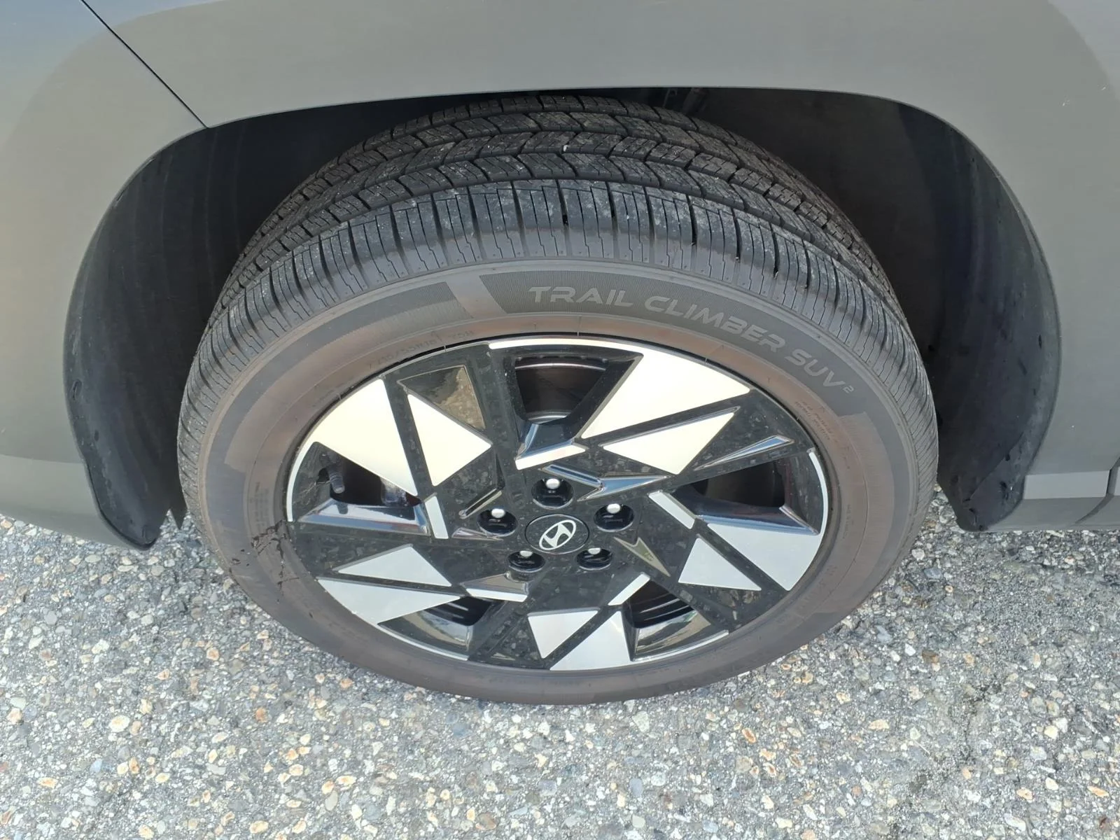 Used 2025 Abyss Black Hyundai SEL image 10