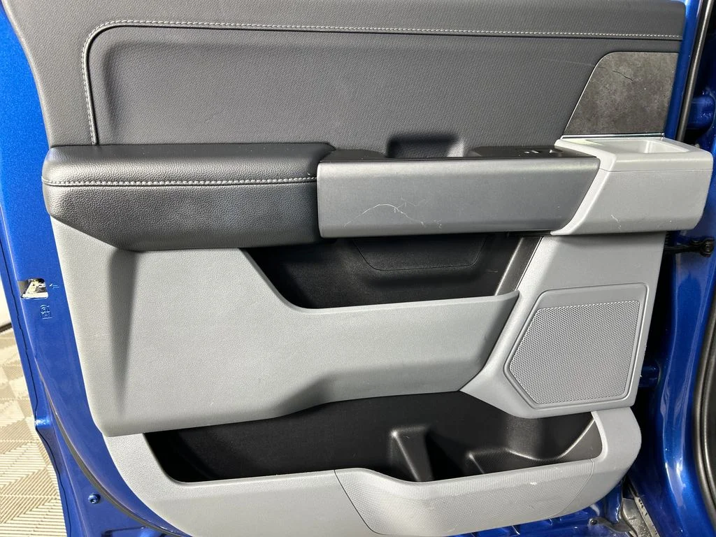 Used 2024 Blue Ford XLT image 17