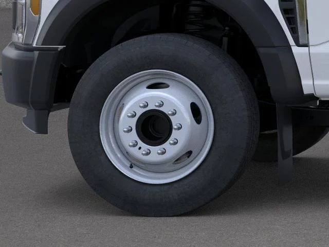 New 2026 Oxford White Ford F-600® XL image 43