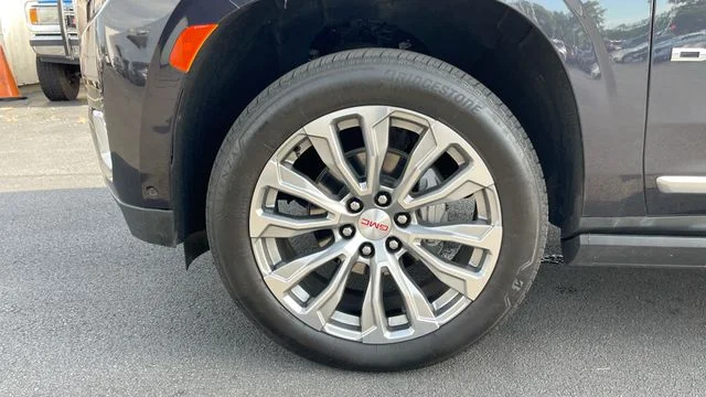 2024 GMC Yukon Denali - Photo 33