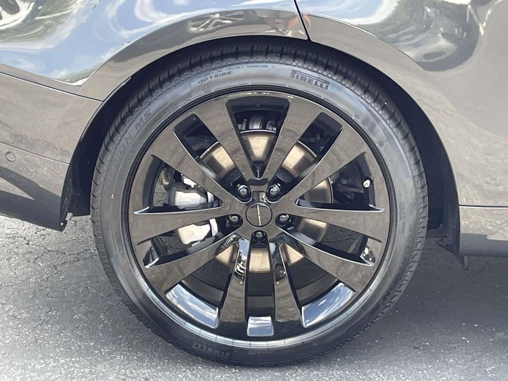 New 2026 Carpathian Grey Land Rover Dynamic SE image 6
