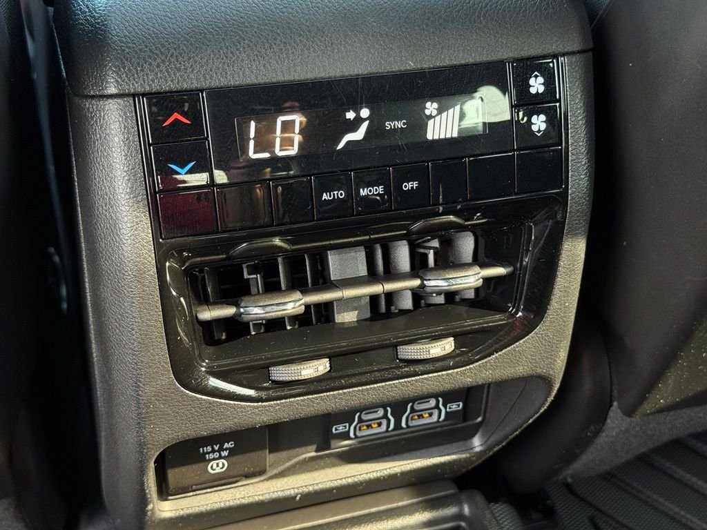 2023 Jeep Grand Cherokee L Altitude - Photo 22