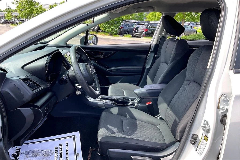 Used 2022 White Subaru Base image 27