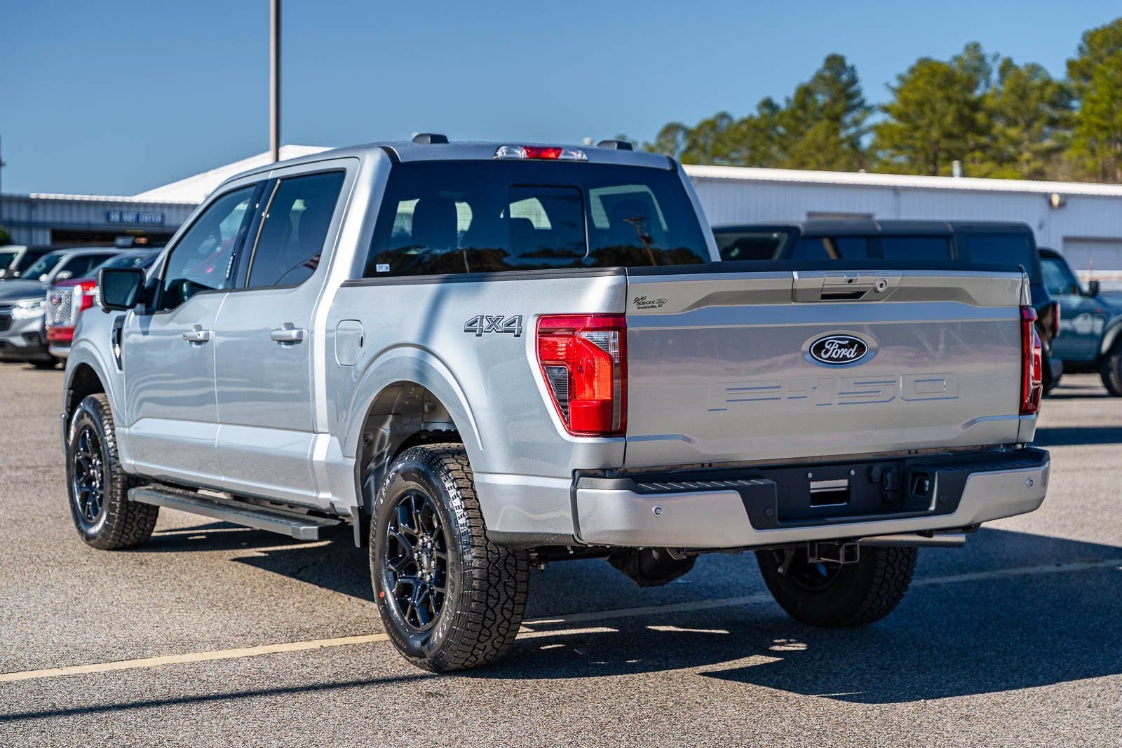 New 2026 Iconic Silver Metallic Ford XLT image 3