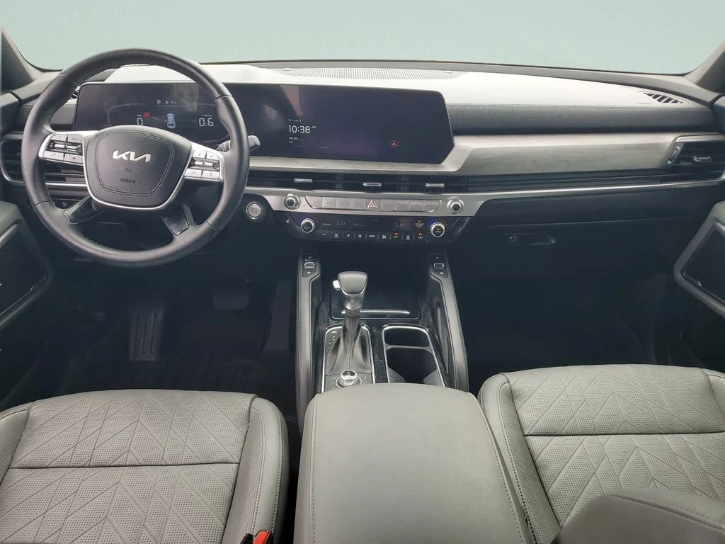 Used 2023 Green Kia EX X-Line image 11