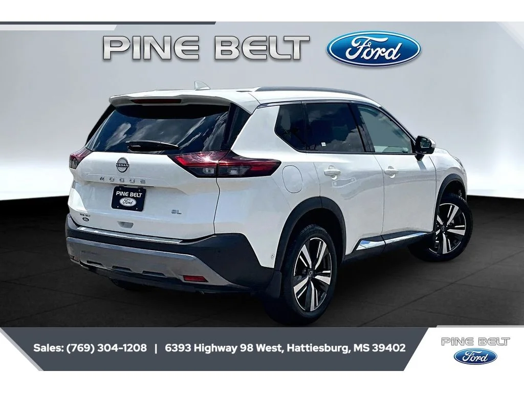 Used 2023 Pearl White Tricoat Nissan SL image 11