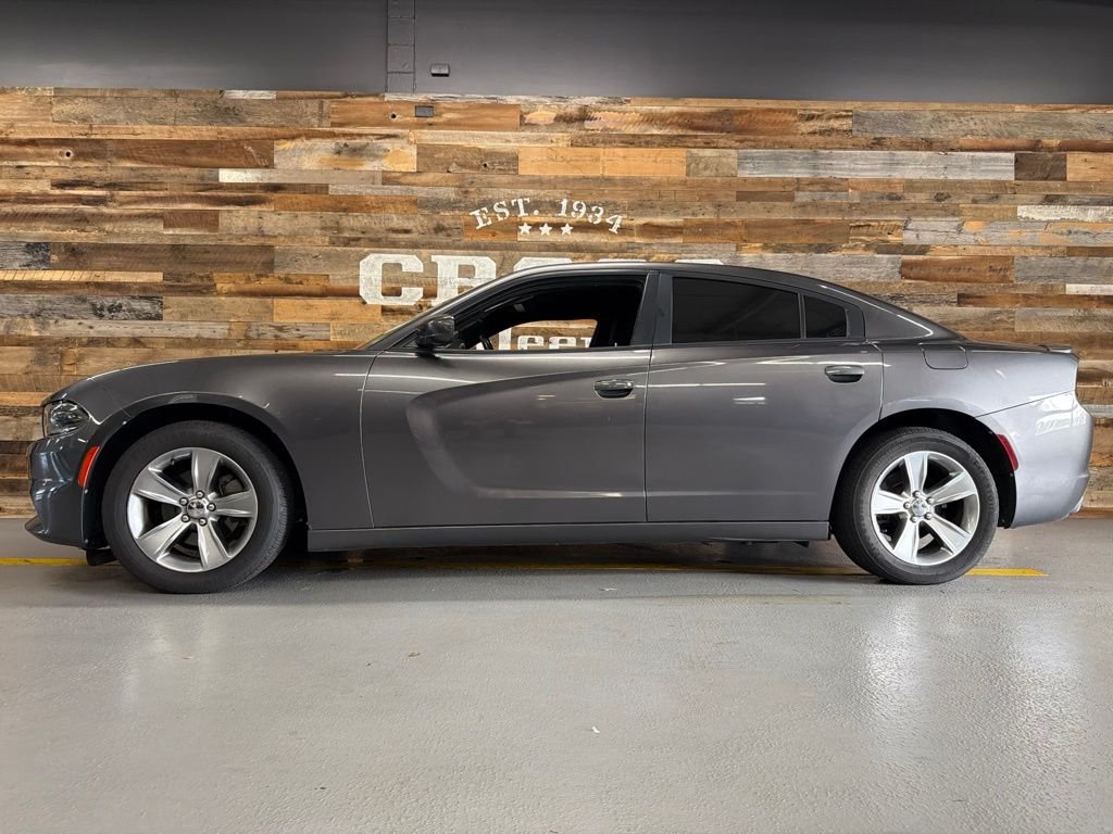 Used 2015 Crystal Metallic Dodge SE image 10