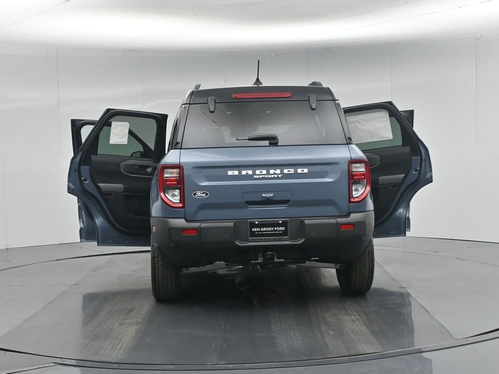 New 2026 Azure Gray Metallic Tri-Coat Ford Badlands image 32
