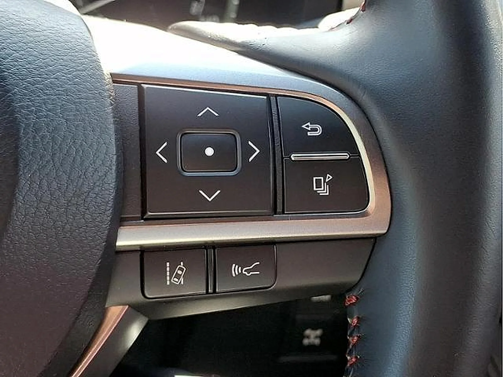 Certified Used 2023 Black Onyx Lexus Premium image 25