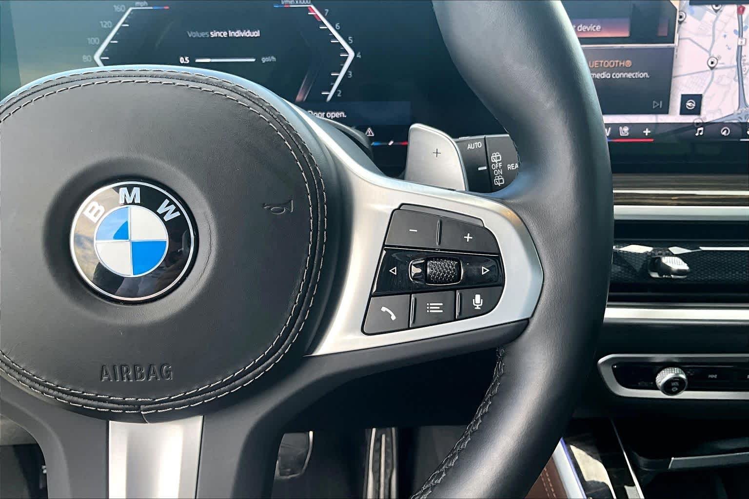 Used 2024 Alpine White BMW sDrive40i image 21