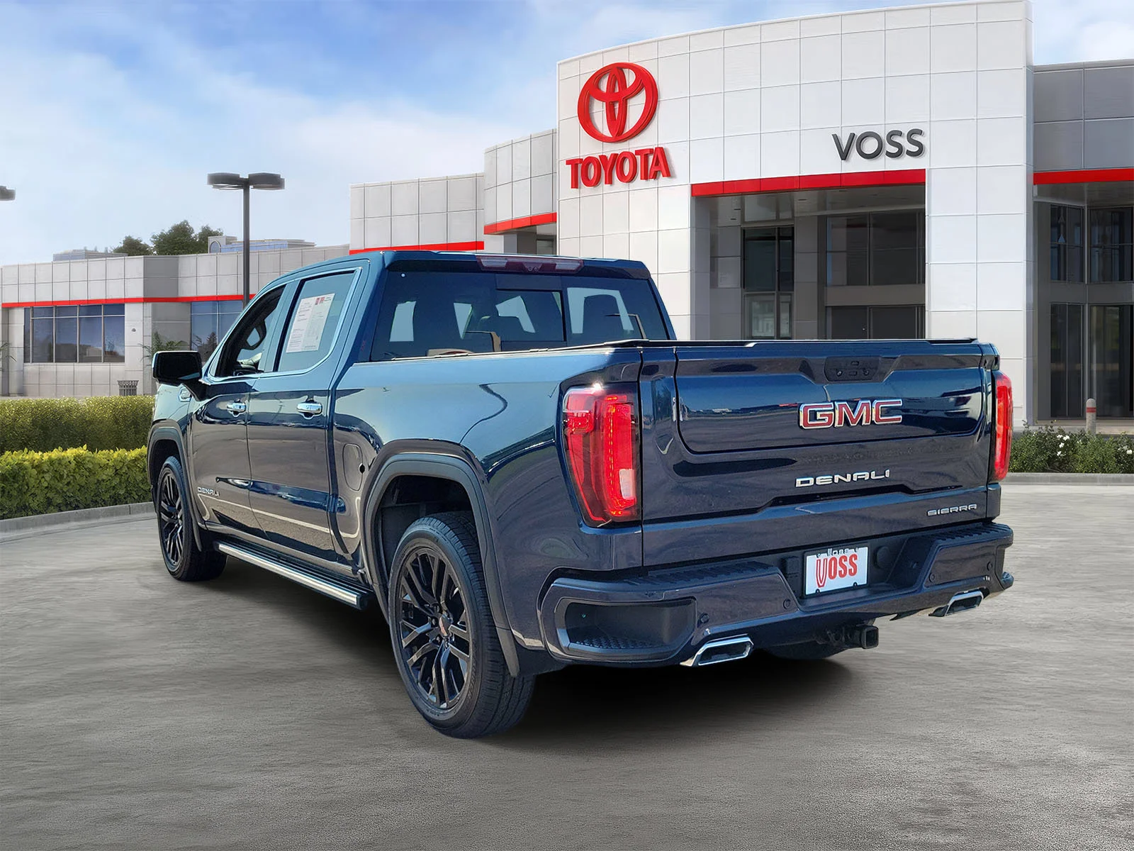 Used 2021 Pacific Blue Metallic GMC Denali image 3