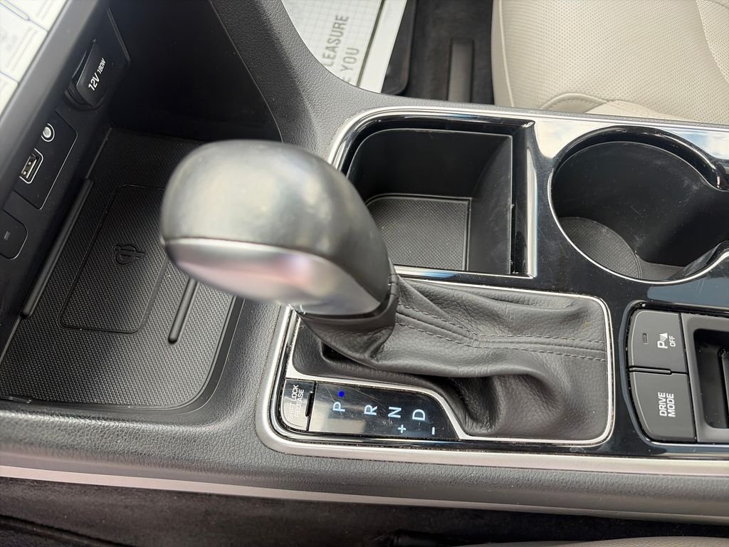 Used 2019 White Hyundai Limited image 25