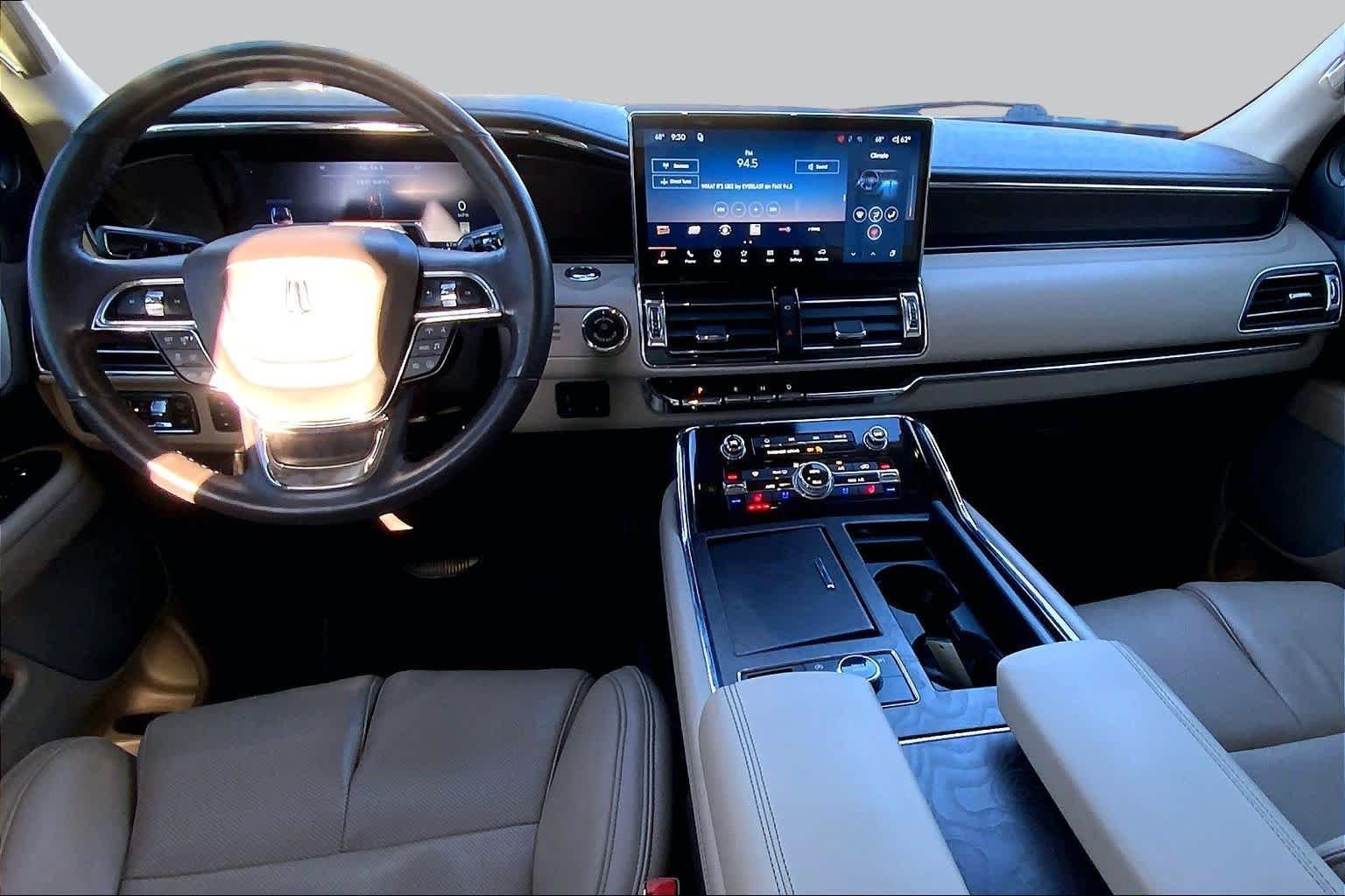 Used 2024 Pristine White Lincoln Reserve image 16