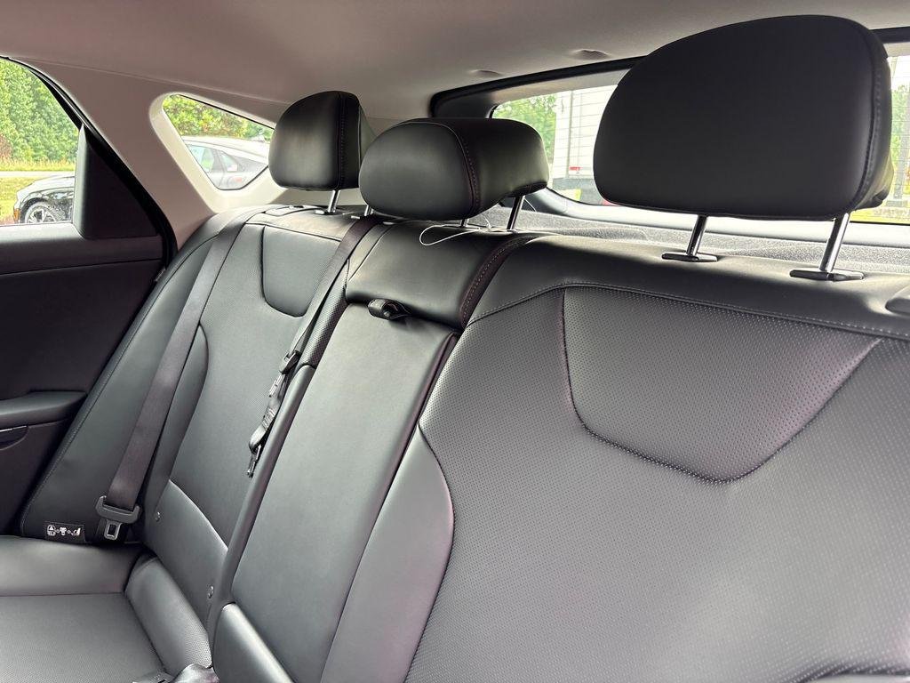 New 2026 Snow White Pearl Kia EX image 25