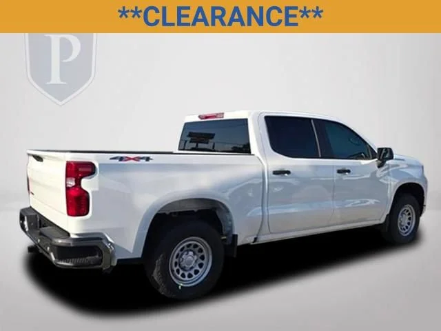 New 2026 Summit White Chevrolet WT image 5