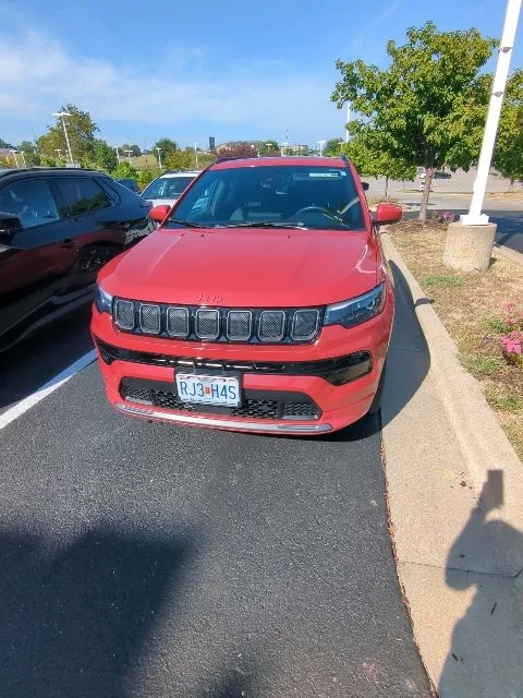 Used 2022 Red Jeep Limited image 6