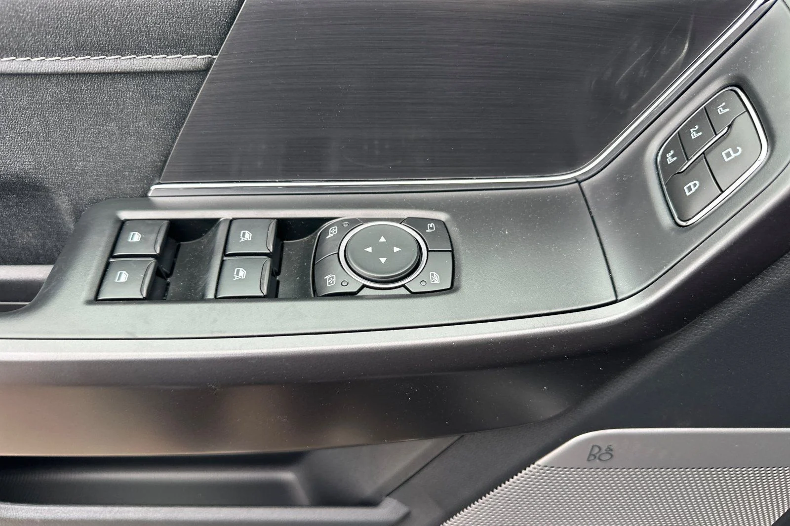 New 2026 Carbonized Gray Metallic Ford Lariat® image 7