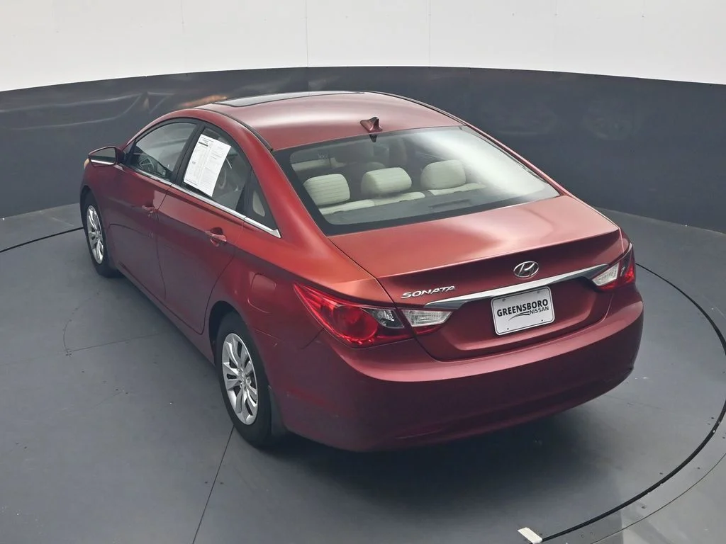 Used 2011 Red Hyundai GLS image 34