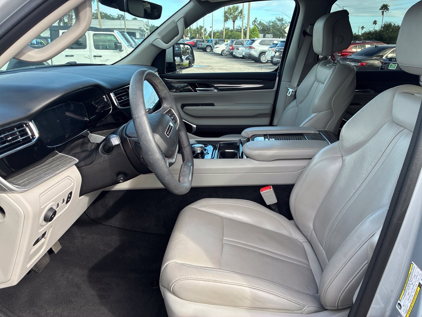 Used 2022 Silver Jeep Series II image 9