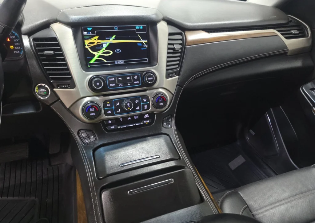 Used 2019 Gray GMC Denali image 10
